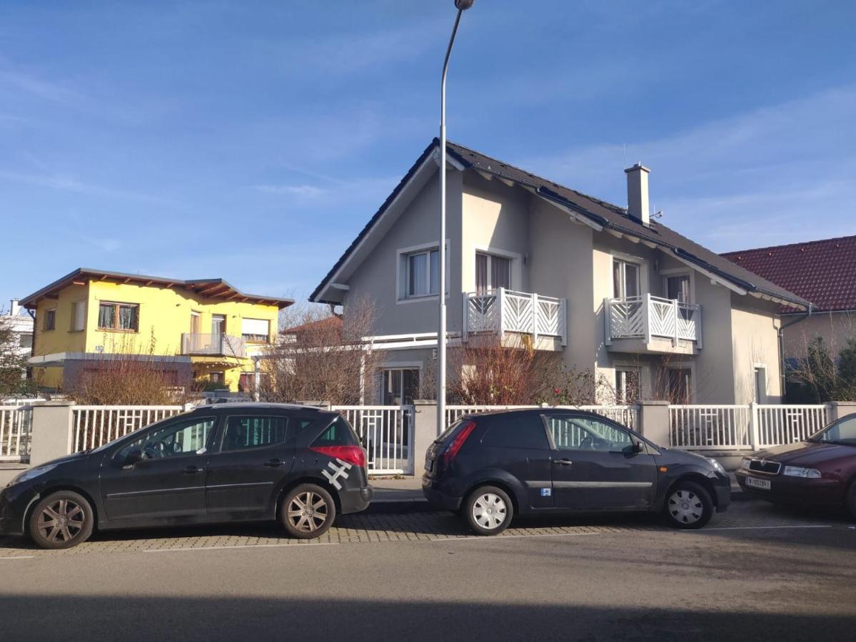 Relax - Ferienhaus In Wien Exteriör bild